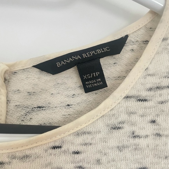 Banana republic T-shirt - Picture 2 of 3